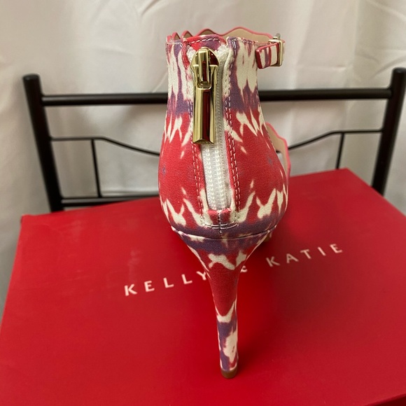 Tie-Dye Heel - Kelly & Katie - Picture 4 of 4